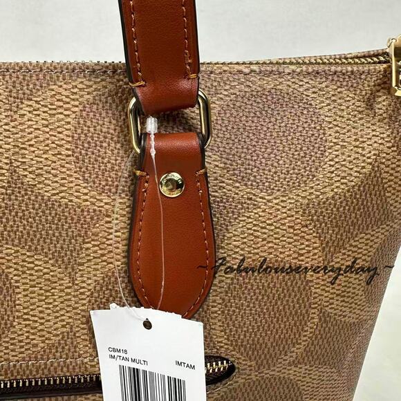 Coach Gallery Tote Bag In Signature Canvas W/ Stripe Print CBM18 Gold/Tan Multi - Picture 11 of 13